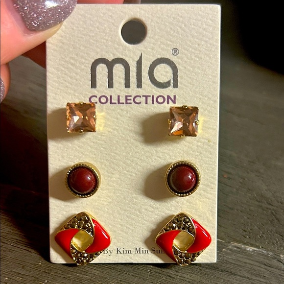 Mia Collection Earring Set with Red and Gold Accents - Picture 2 of 4
